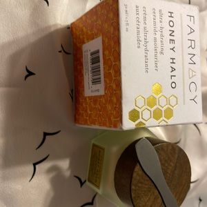 New in box farms y honey halo moisturizer